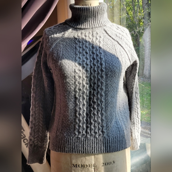 Vince wool sweater - Picture 1 of 7